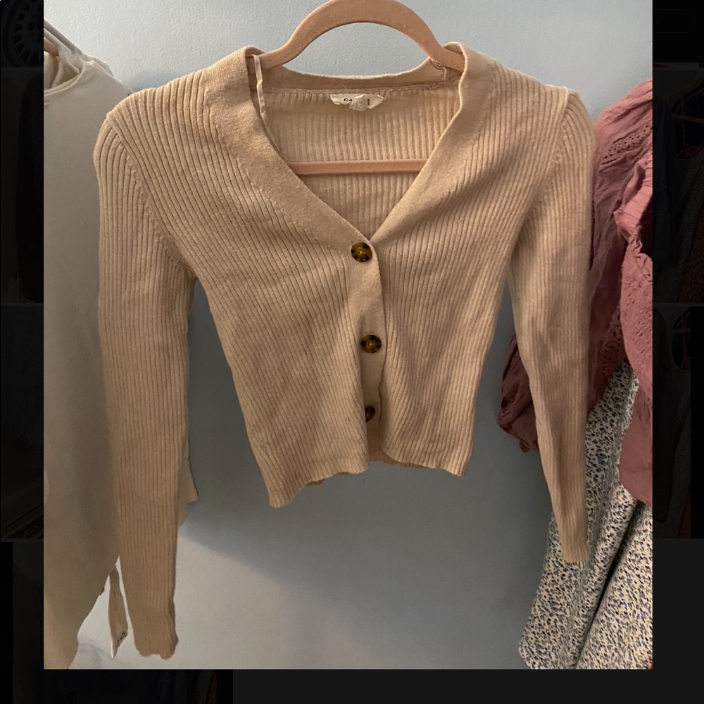 Cropped knitted top